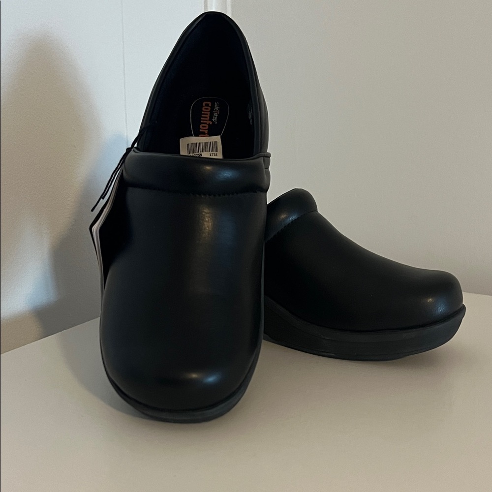 SafeTStep Black Slip-on Loafers for Women - Size 8.5 - NWT